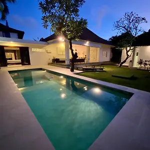 Emma | Heart Of | 350m Villa