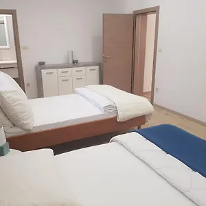 Antonija I Mateo, In The Center Of Apartment Split